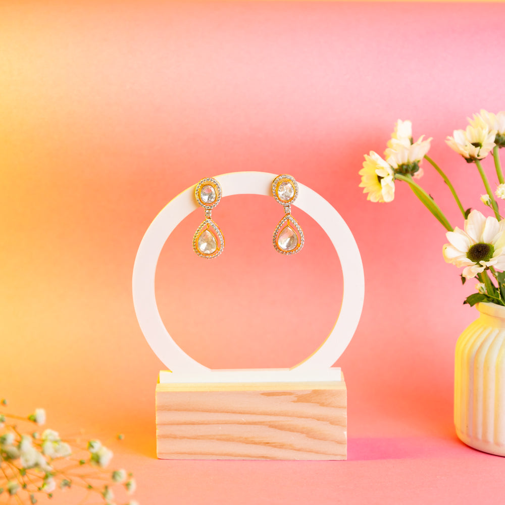 TYL ™ Minimalist Circle Earring Holder with Natural Wooden Base