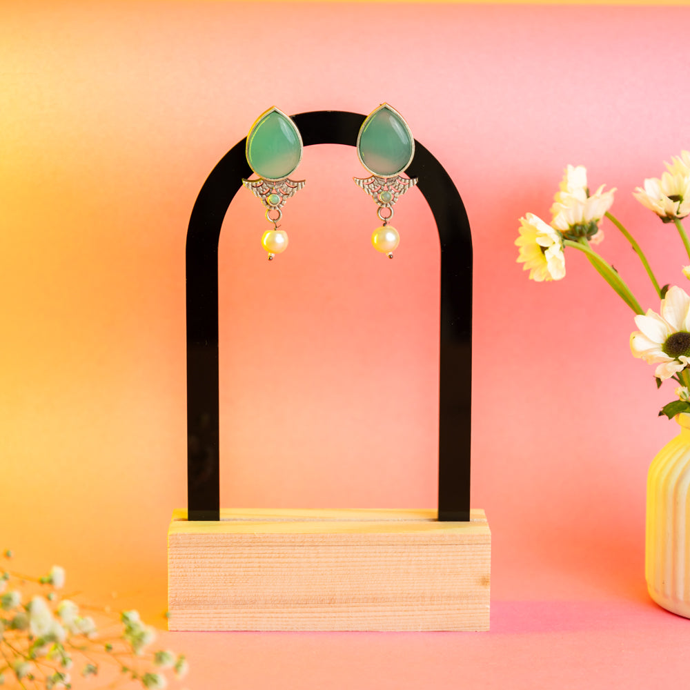 TYL ™ Classic Arc Earring Display Stand with Natural Wooden Base