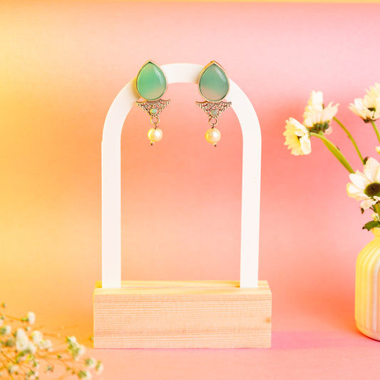 TYL ™ Classic Arc Earring Display Stand with Natural Wooden Base