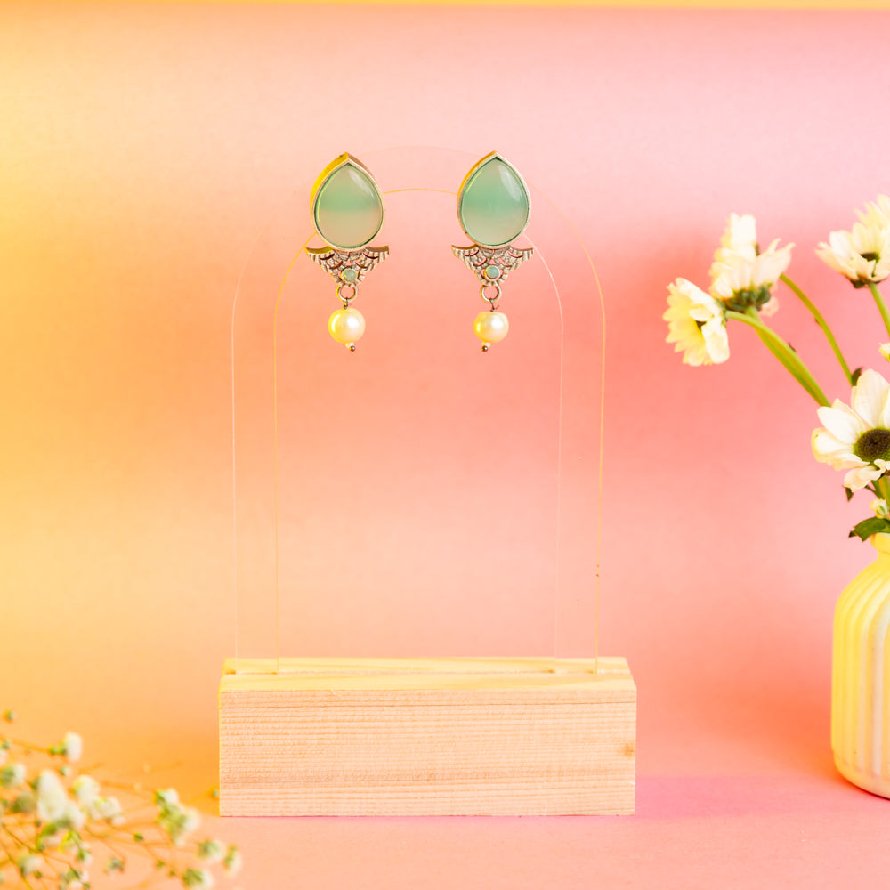 TYL ™ Classic Arc Earring Display Stand with Natural Wooden Base